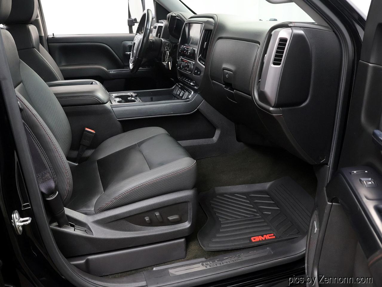 GMC Sierra 1500 4WD Crew Cab 143.5" SLT 2015