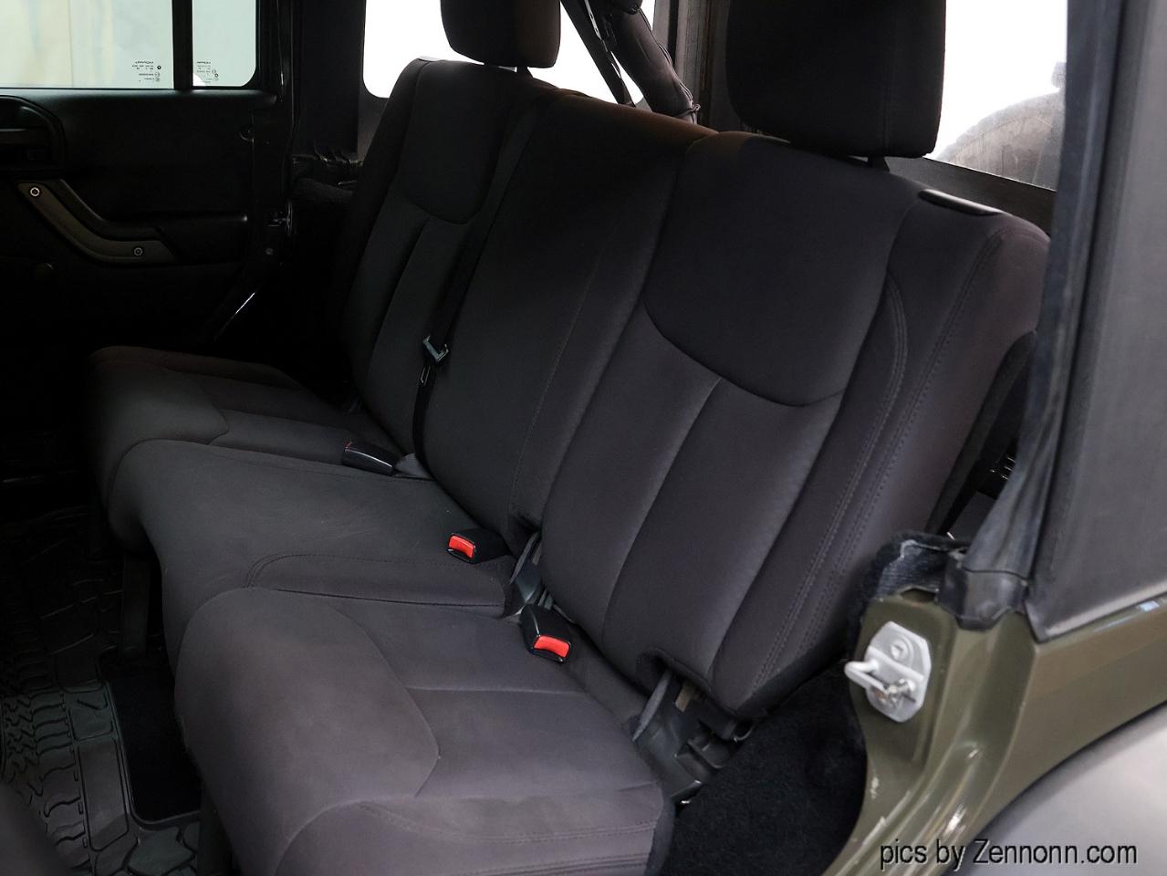 Jeep Wrangler Unlimited 4WD 4dr Sport 2016