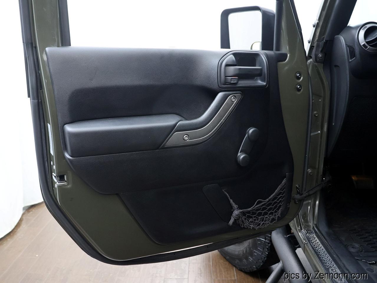Jeep Wrangler Unlimited 4WD 4dr Sport 2016