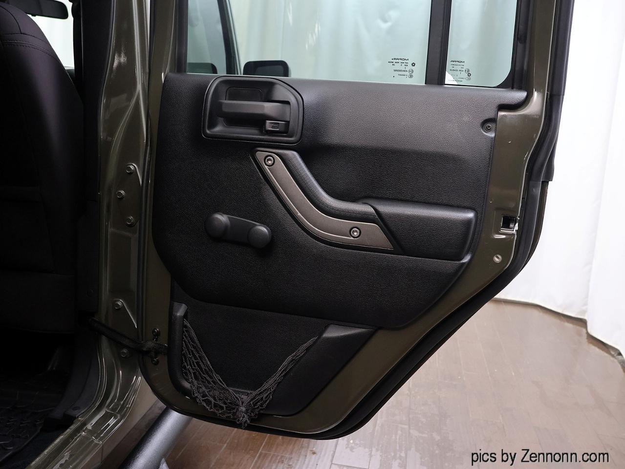 Jeep Wrangler Unlimited 4WD 4dr Sport 2016