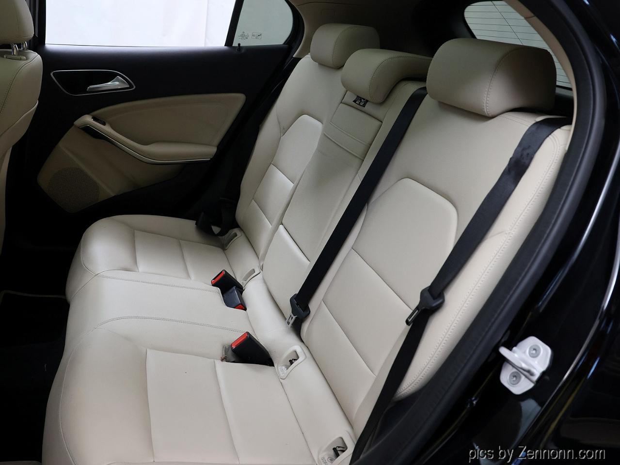 Mercedes-Benz GLA GLA 250 4MATIC SUV 2018