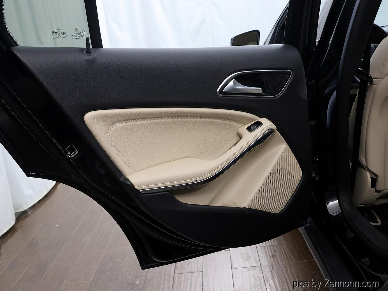 Mercedes-Benz GLA GLA 250 4MATIC SUV 2018