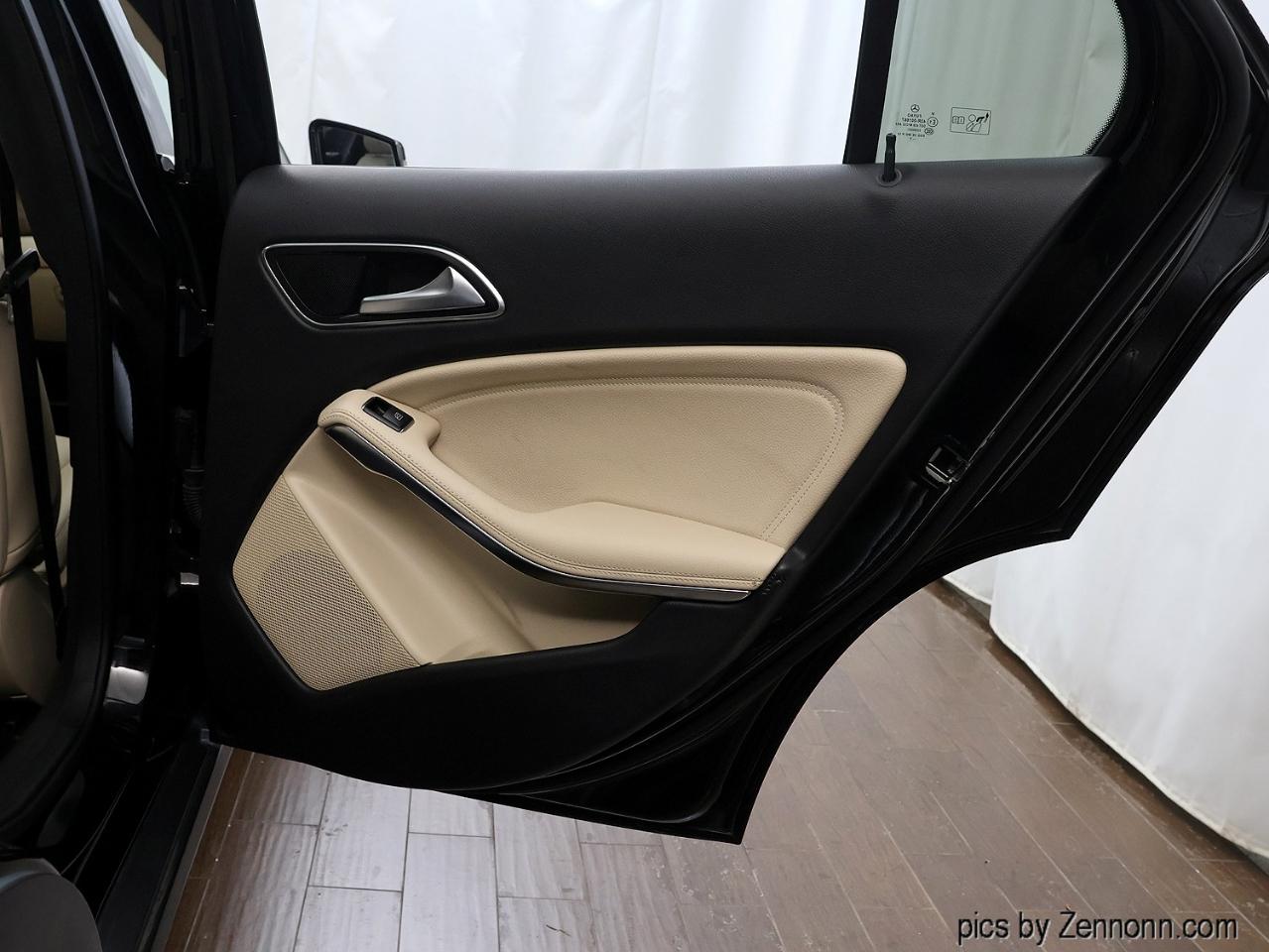 Mercedes-Benz GLA GLA 250 4MATIC SUV 2018