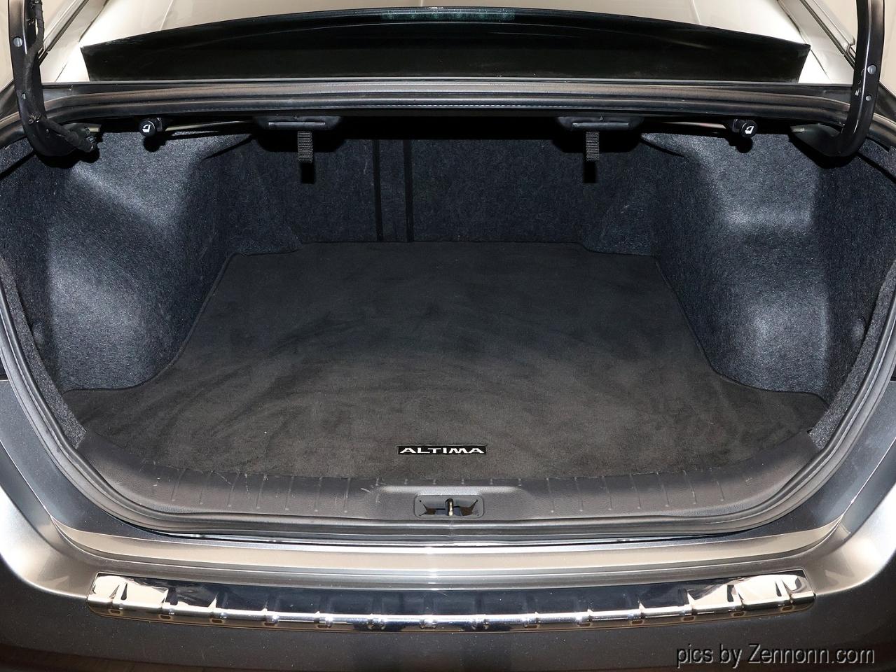 Nissan Altima  2022