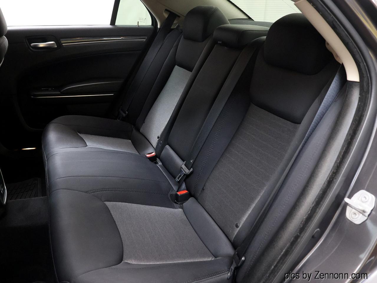 Chrysler 300 Touring RWD 2018