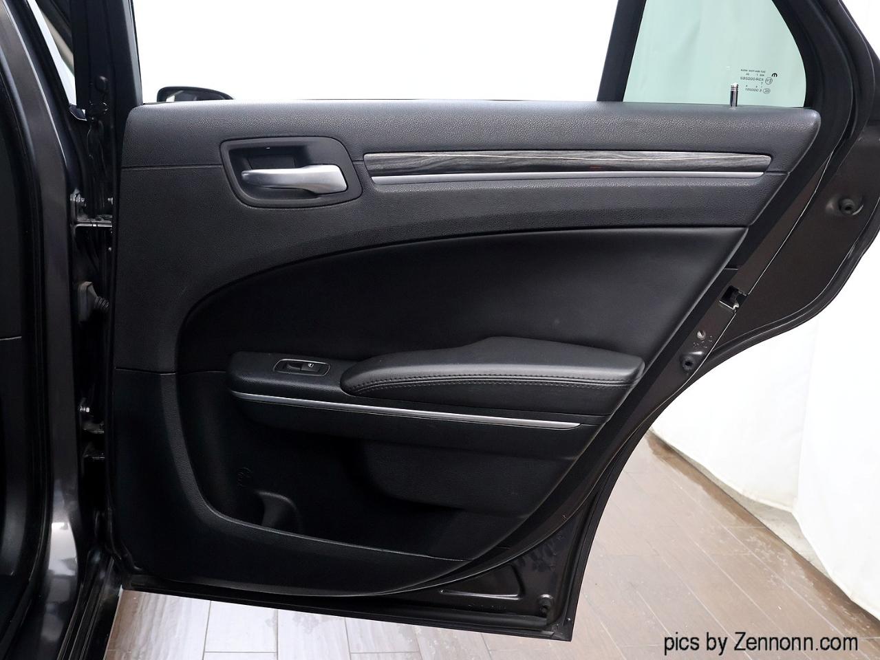 Chrysler 300 Touring RWD 2018