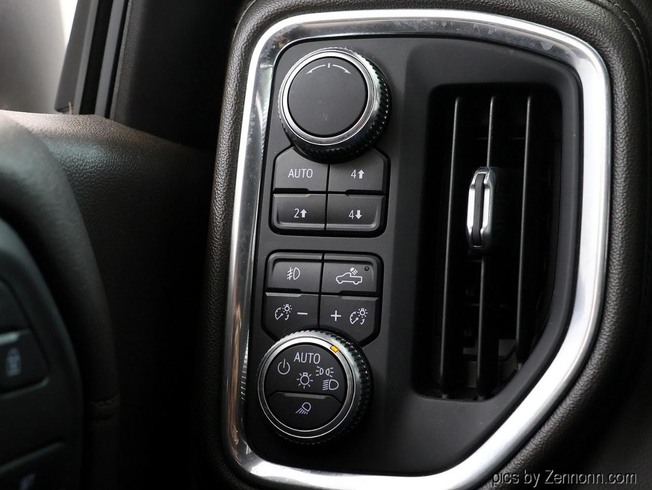 GMC Sierra 1500 4WD Crew Cab 147" Denali 2019