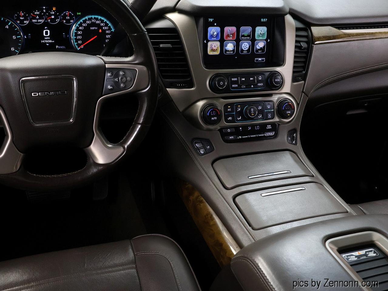 GMC Yukon XL 4WD 4dr Denali 2017