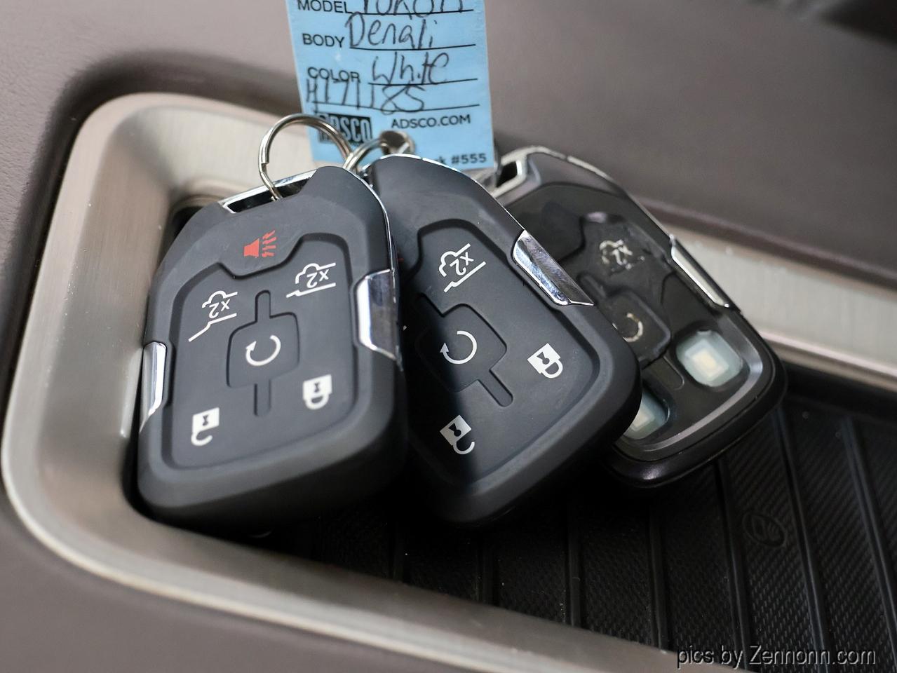GMC Yukon XL 4WD 4dr Denali 2017