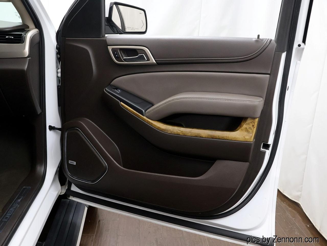 GMC Yukon XL 4WD 4dr Denali 2017