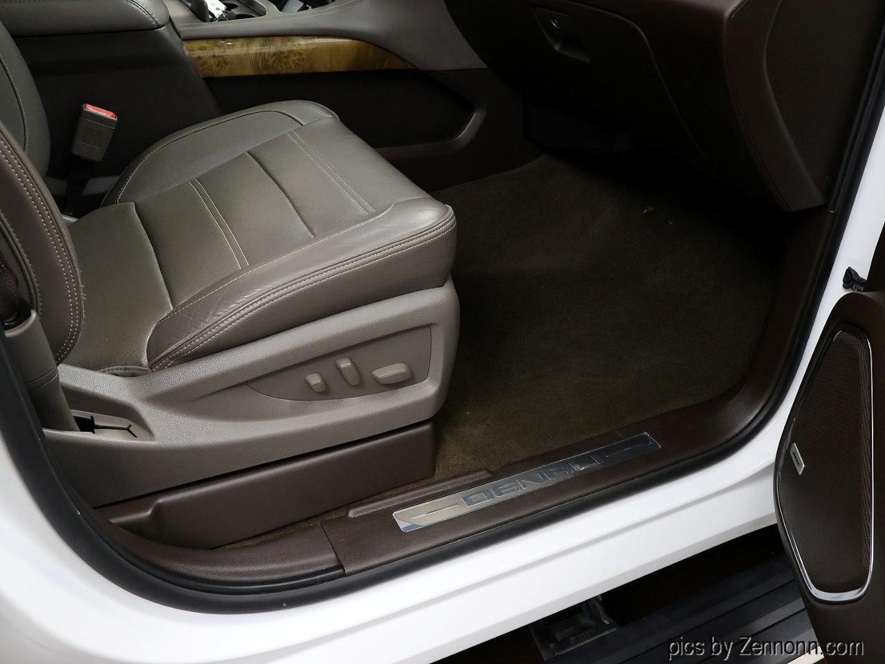 GMC Yukon XL 4WD 4dr Denali 2017