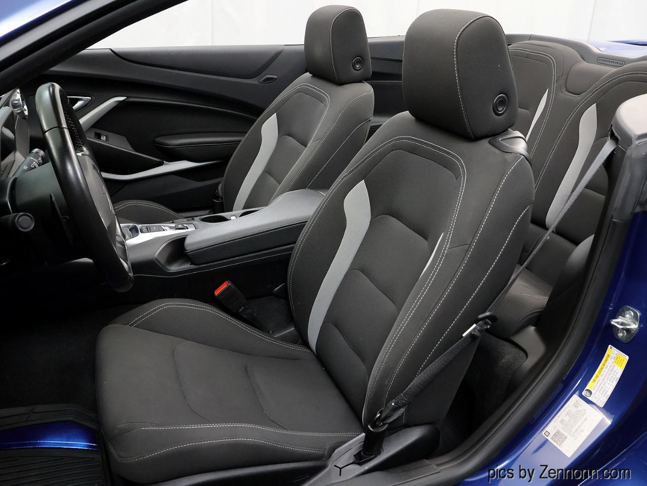Chevrolet Camaro 2dr Convertible RS 2020