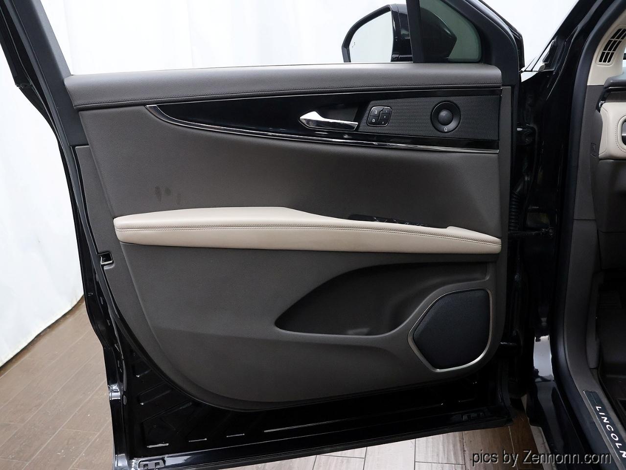 Lincoln Nautilus Reserve AWD 2021