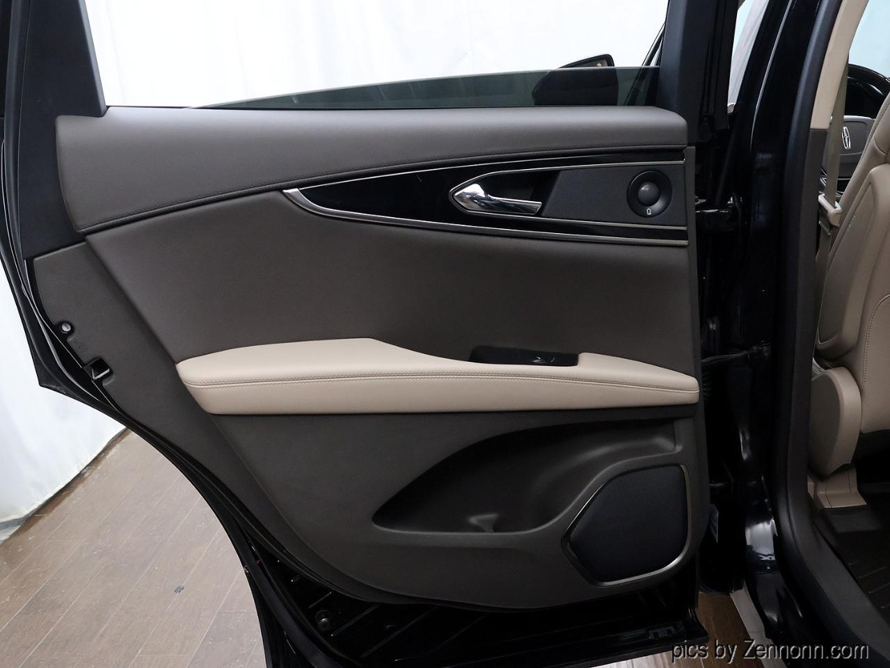 Lincoln Nautilus Reserve AWD 2021