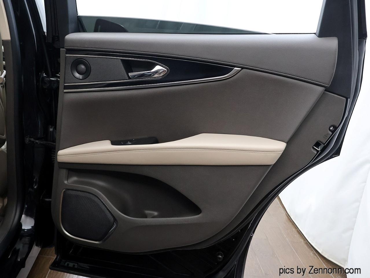 Lincoln Nautilus Reserve AWD 2021