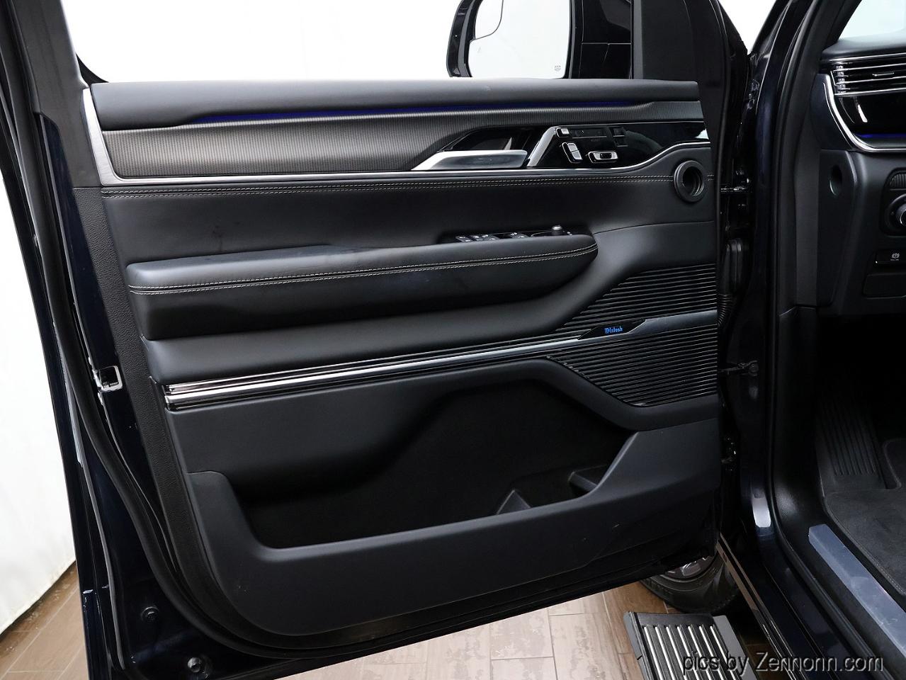 Jeep Grand Wagoneer Series II Obsidian 4x4 2023