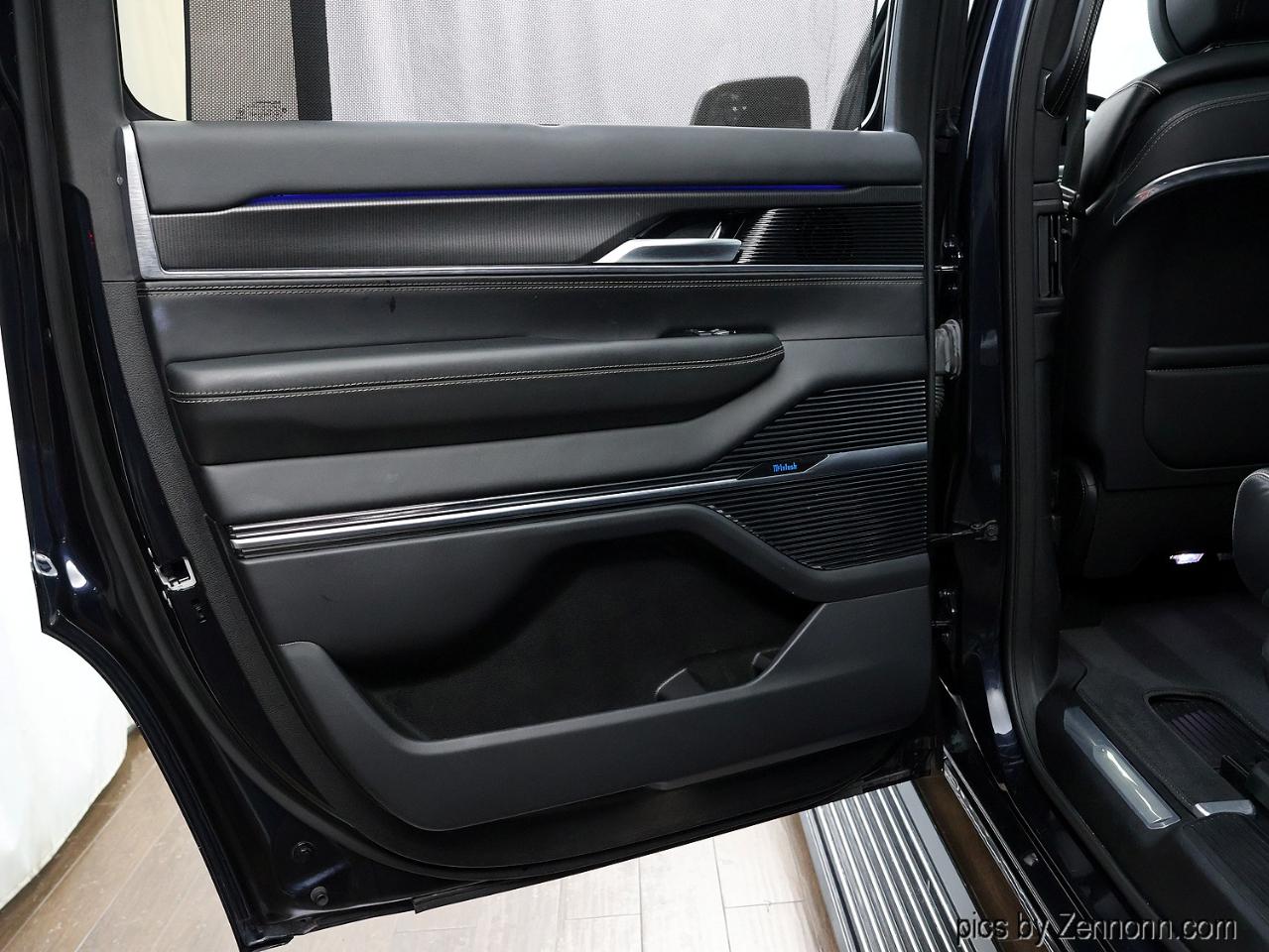Jeep Grand Wagoneer Series II Obsidian 4x4 2023