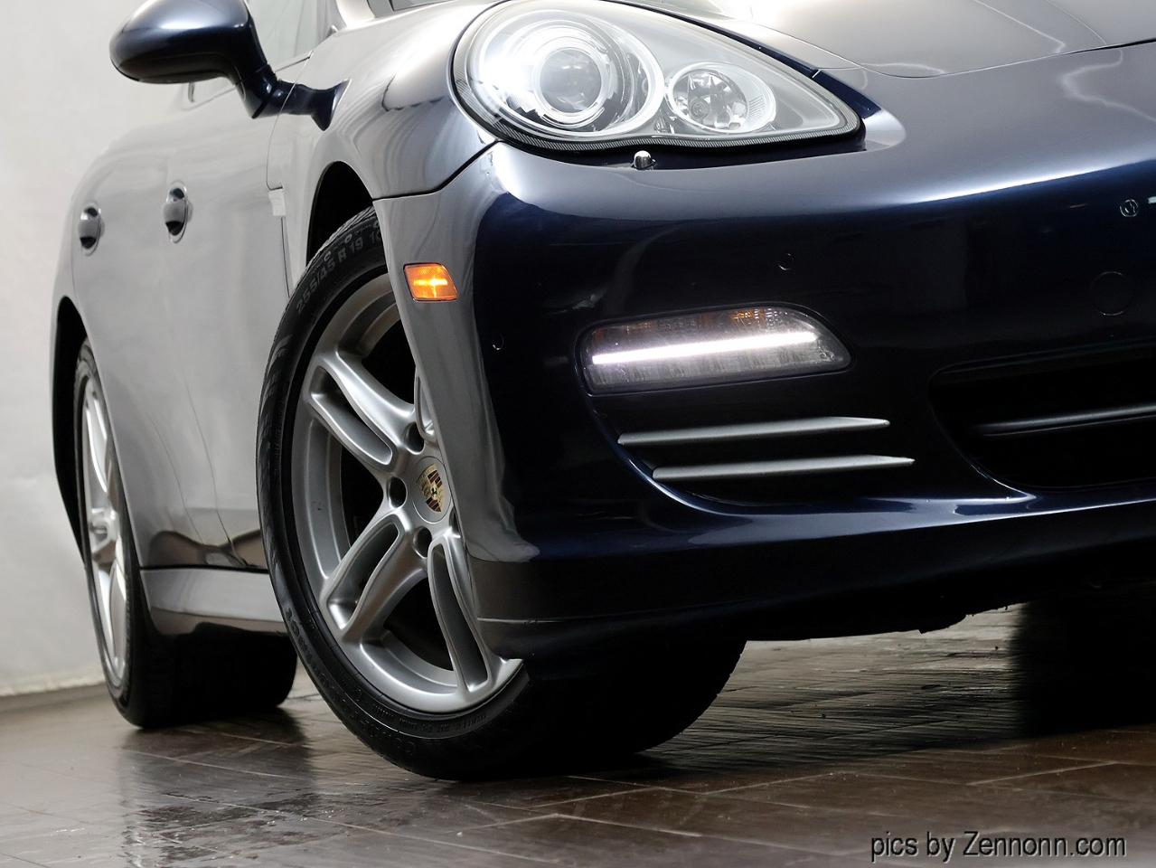 Porsche Panamera 4 AWD 2012