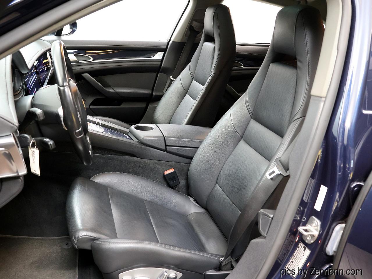 Porsche Panamera 4 AWD 2012
