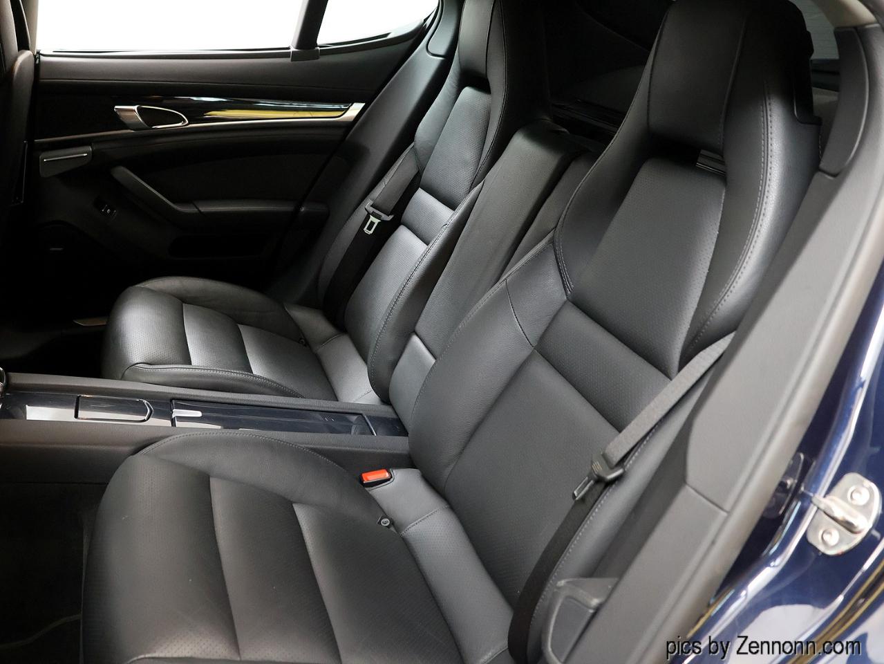 Porsche Panamera 4 AWD 2012