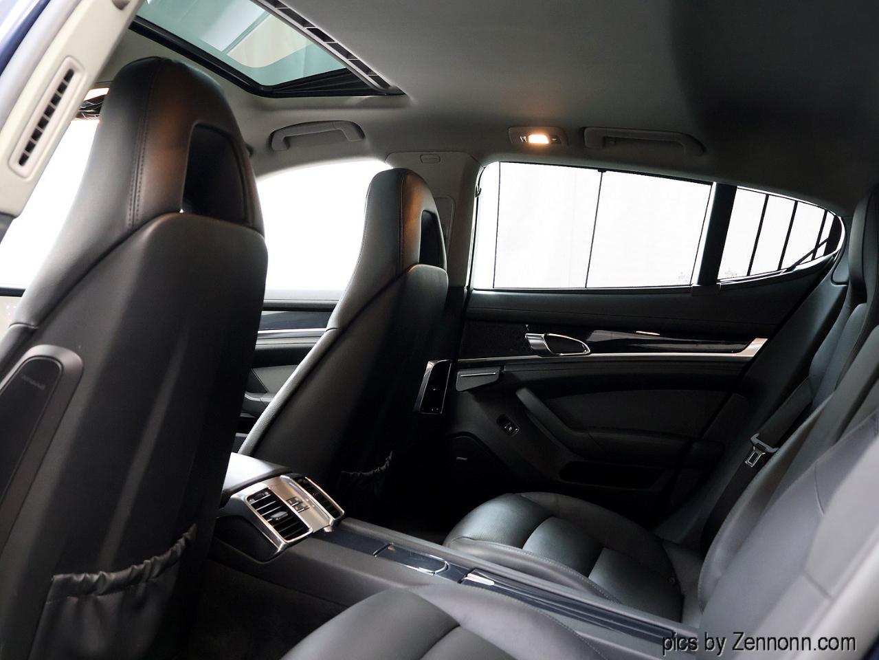 Porsche Panamera 4 AWD 2012