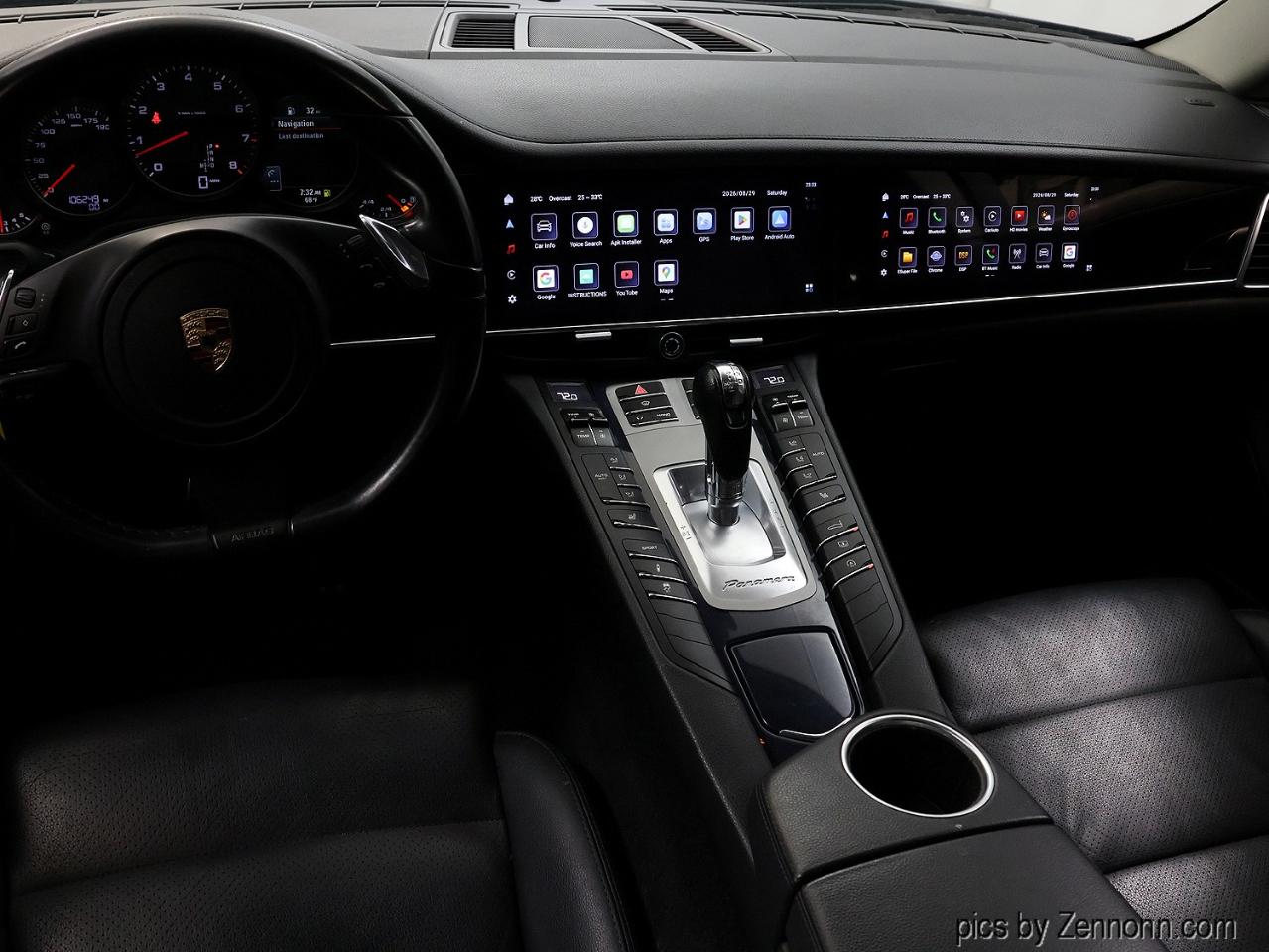 Porsche Panamera 4 AWD 2012