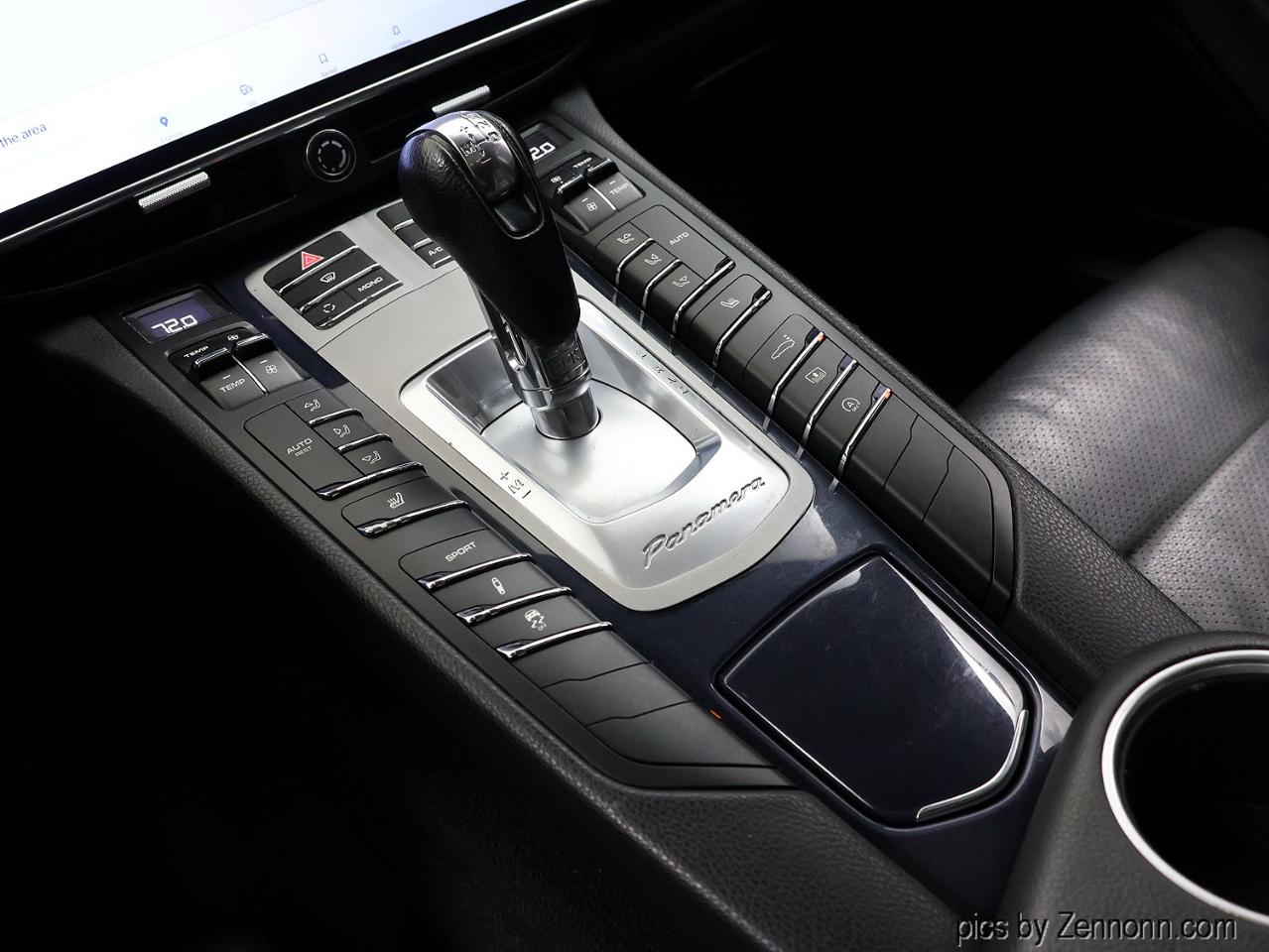 Porsche Panamera 4 AWD 2012
