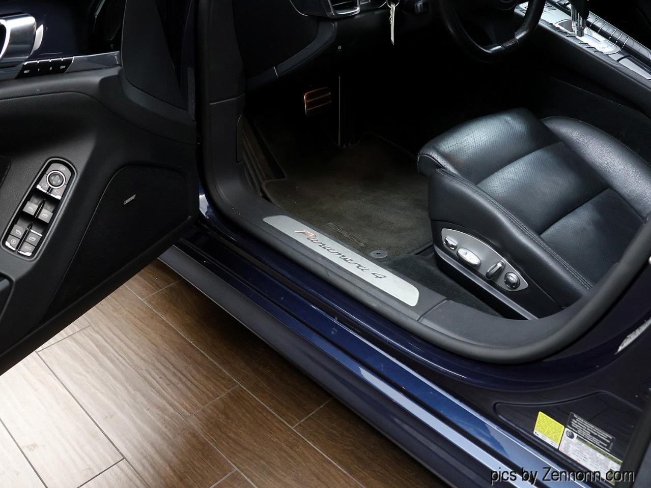 Porsche Panamera 4 AWD 2012