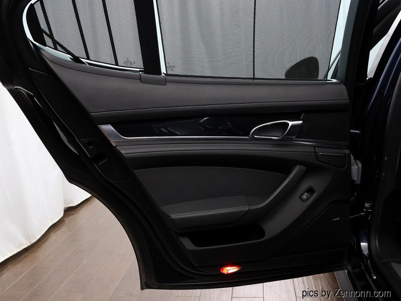 Porsche Panamera 4 AWD 2012