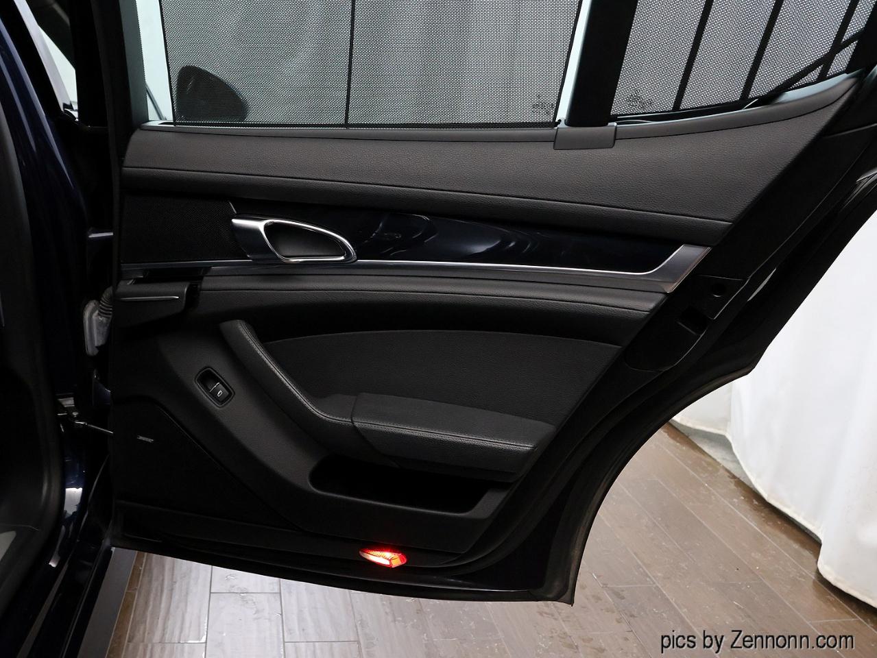 Porsche Panamera 4 AWD 2012