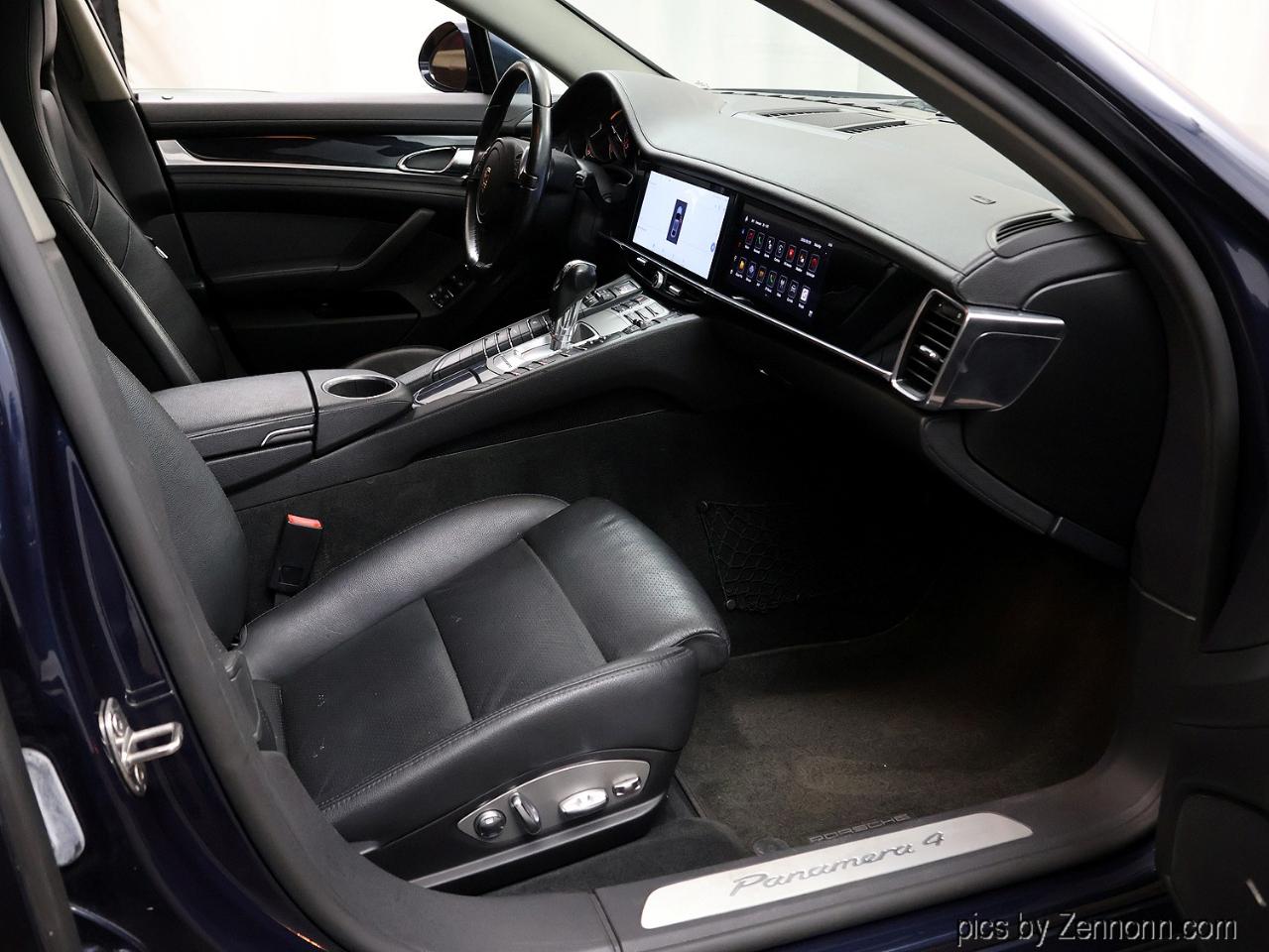 Porsche Panamera 4 AWD 2012