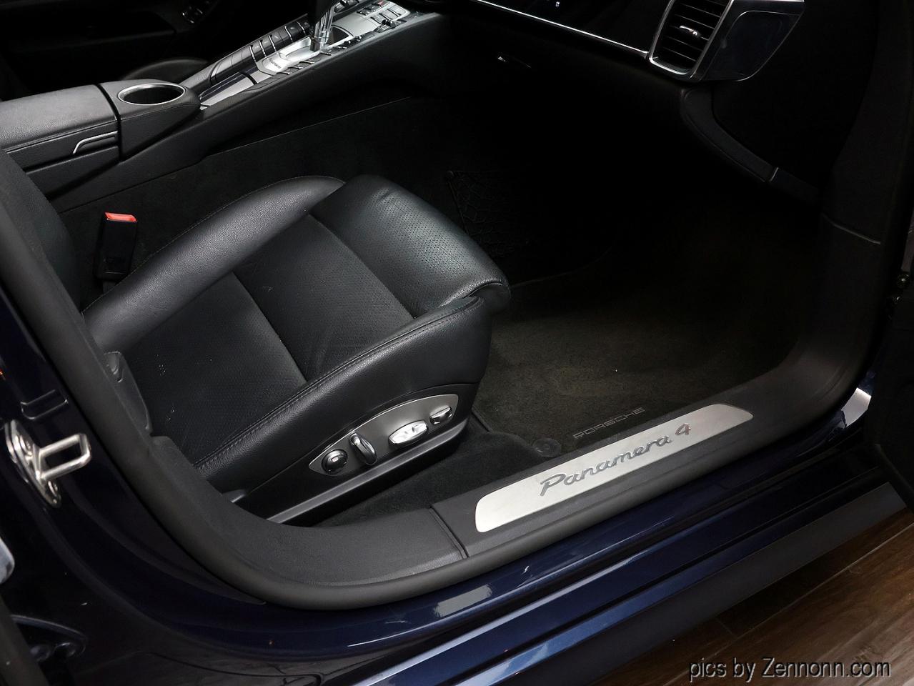 Porsche Panamera 4 AWD 2012