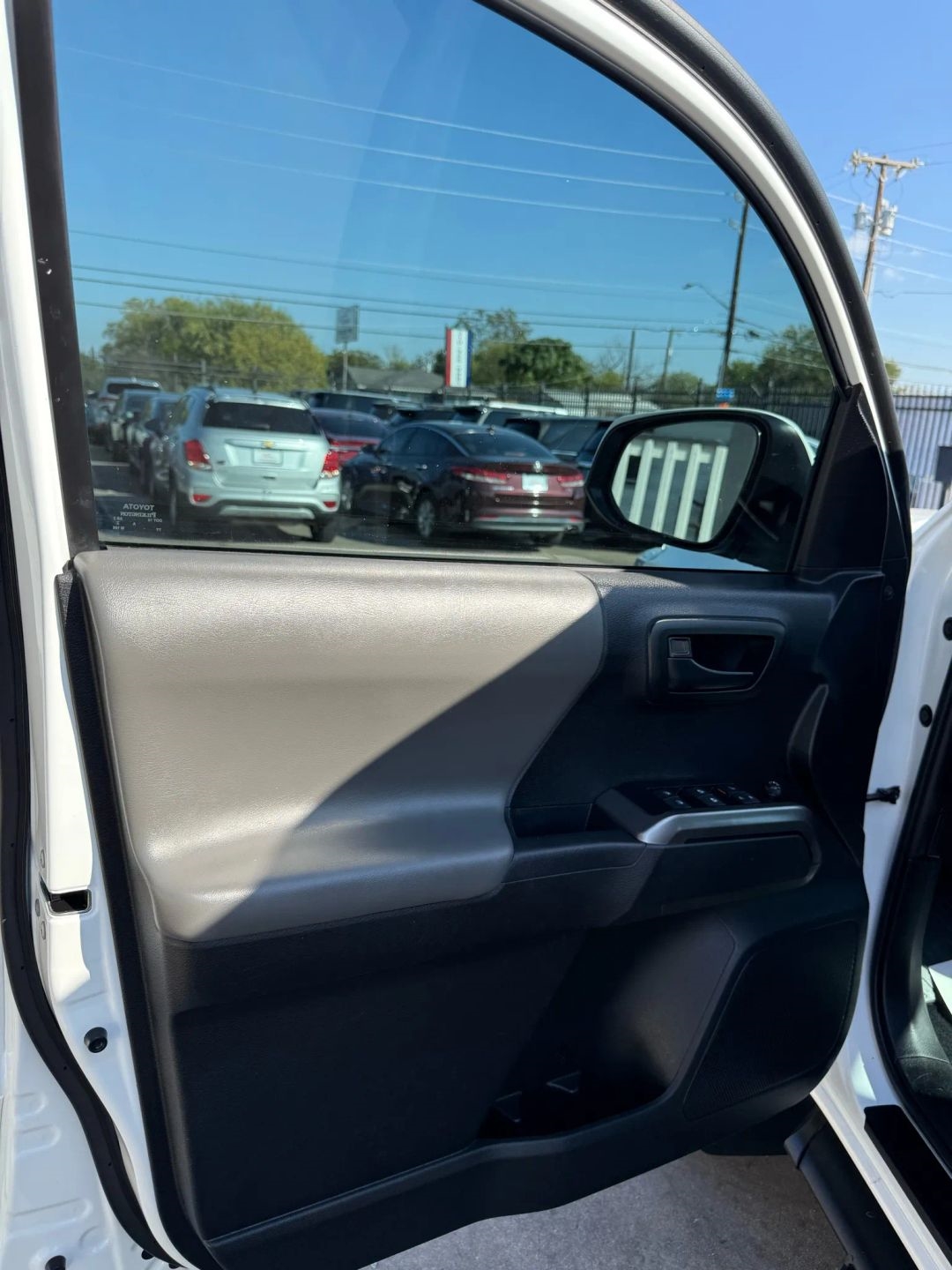 Toyota Tacoma 2WD TRD Off Road Double Cab 5' Bed V6 AT (Natl) 2023