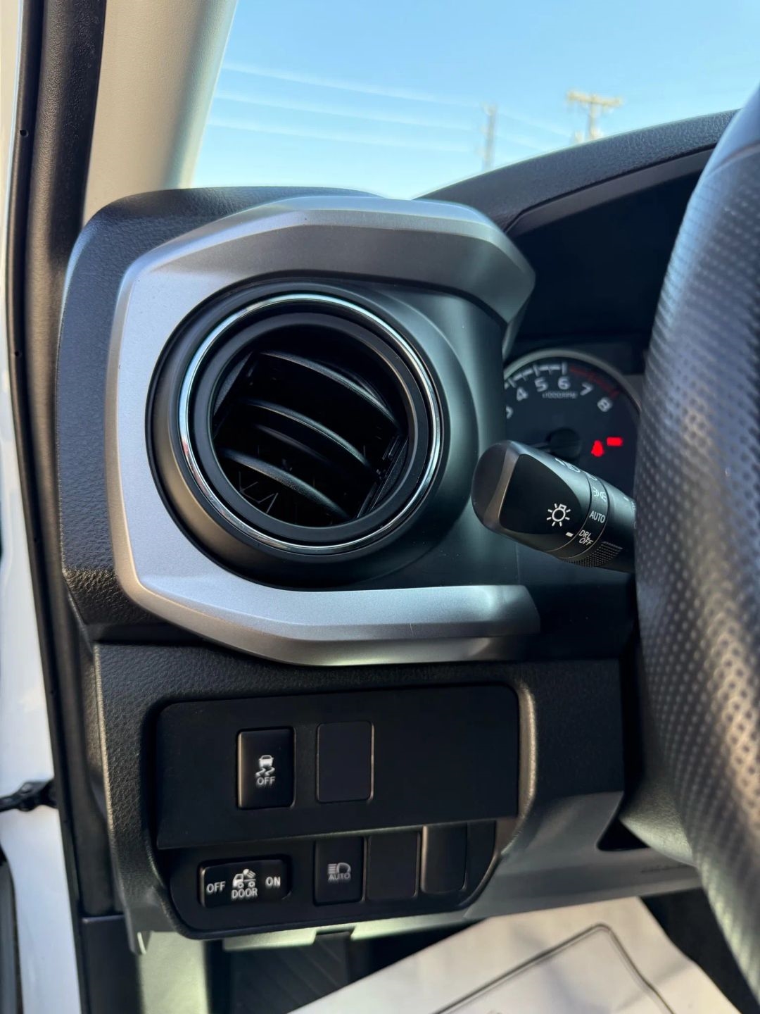 Toyota Tacoma 2WD TRD Off Road Double Cab 5' Bed V6 AT (Natl) 2023