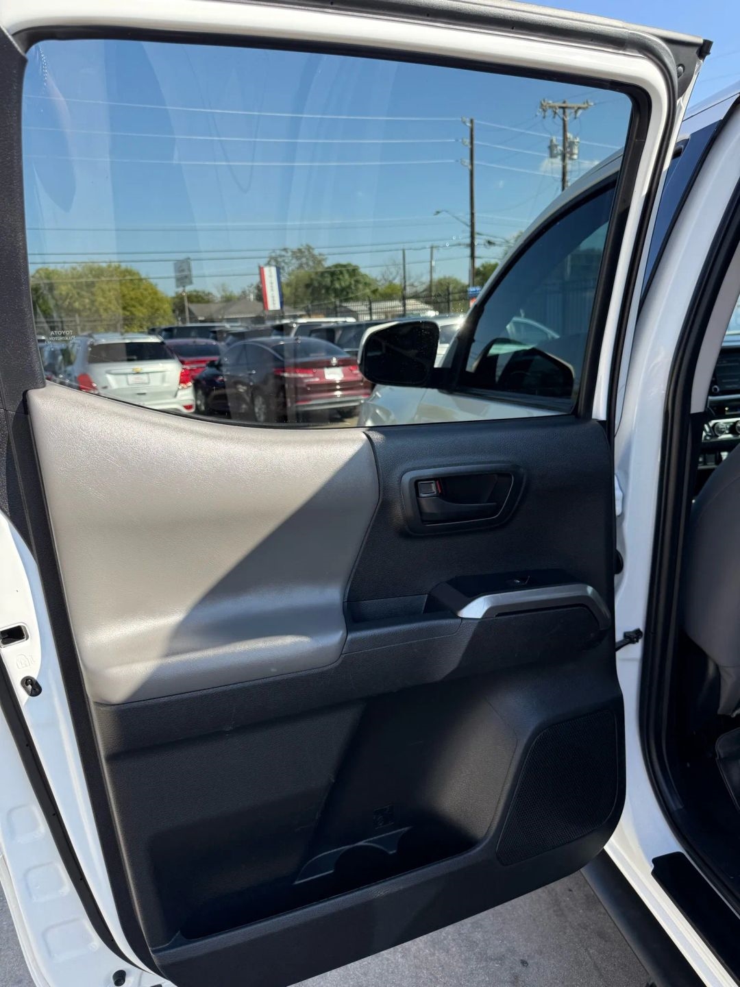 Toyota Tacoma 2WD TRD Off Road Double Cab 5' Bed V6 AT (Natl) 2023