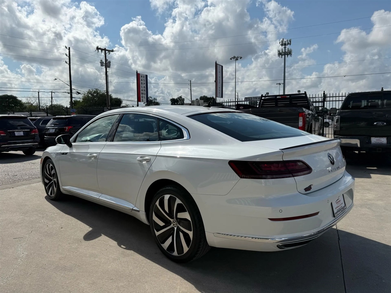 Volkswagen Arteon SEL R-Line FWD 2021