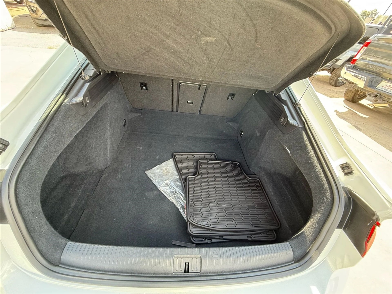 Volkswagen Arteon SEL R-Line FWD 2021