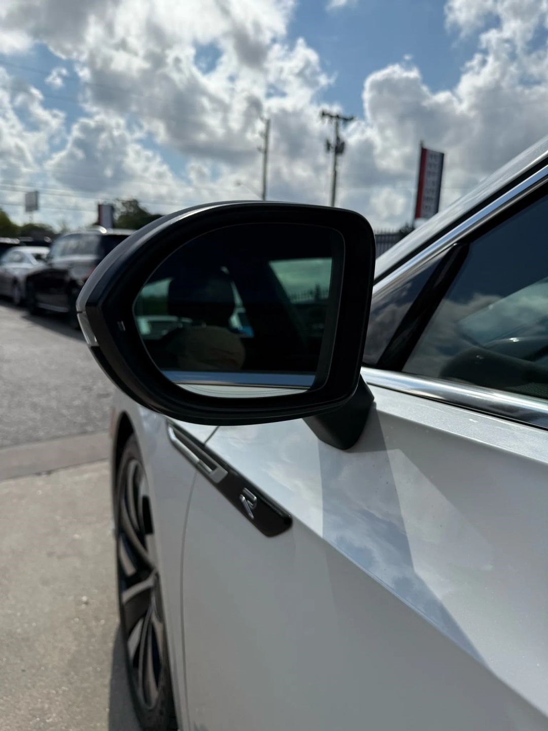 Volkswagen Arteon SEL R-Line FWD 2021