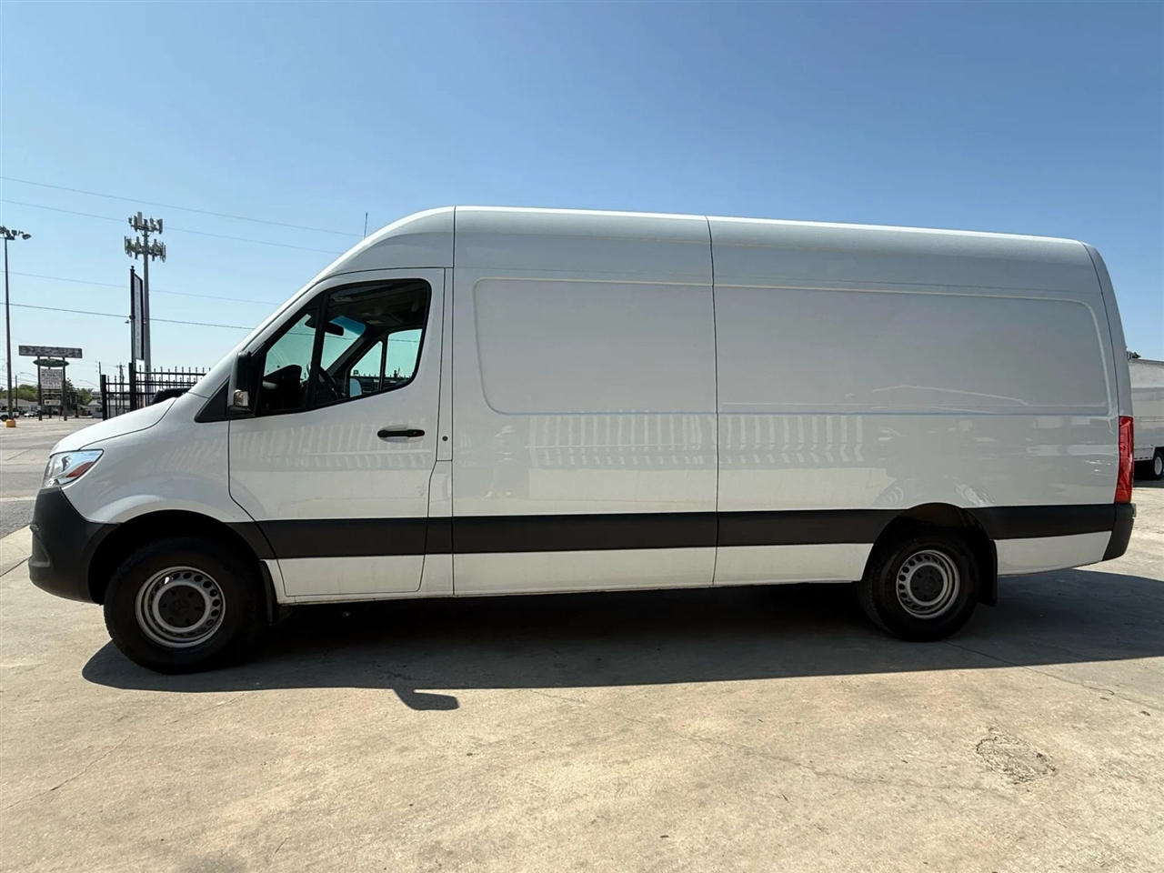Mercedes-Benz Sprinter Van 2500 High Roof I4 Gas 170" RWD 2022