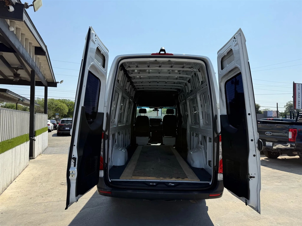 Mercedes-Benz Sprinter Van 2500 High Roof I4 Gas 170" RWD 2022