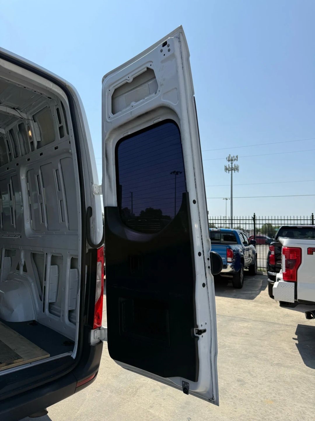 Mercedes-Benz Sprinter Van 2500 High Roof I4 Gas 170" RWD 2022