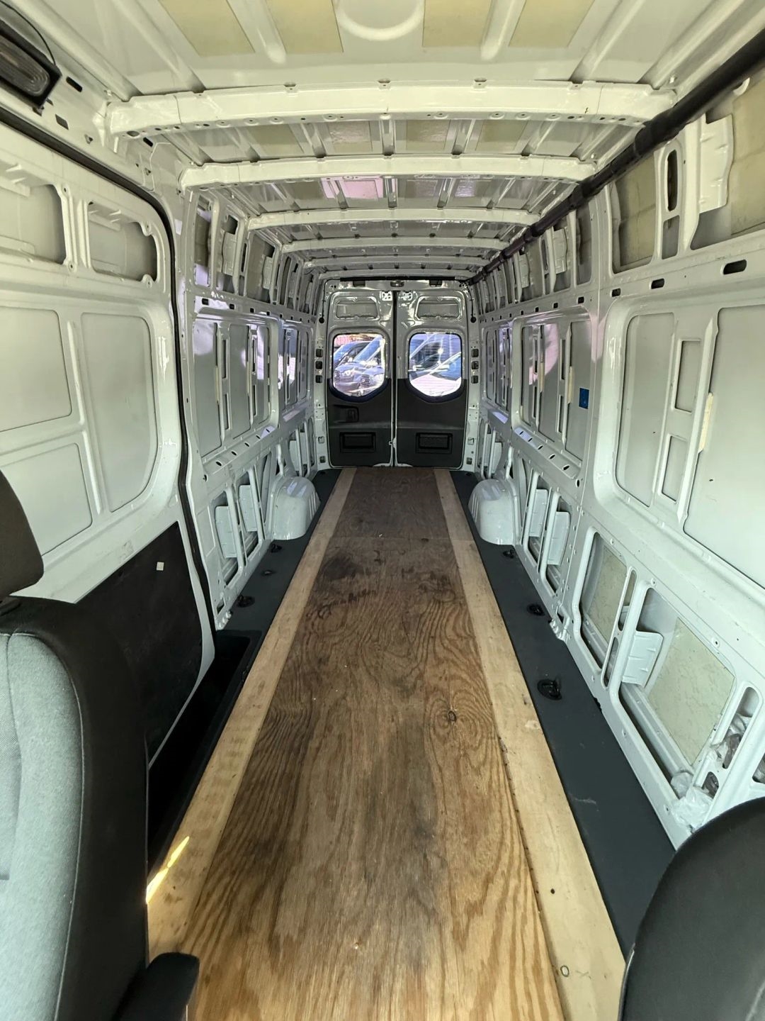 Mercedes-Benz Sprinter Van 2500 High Roof I4 Gas 170" RWD 2022