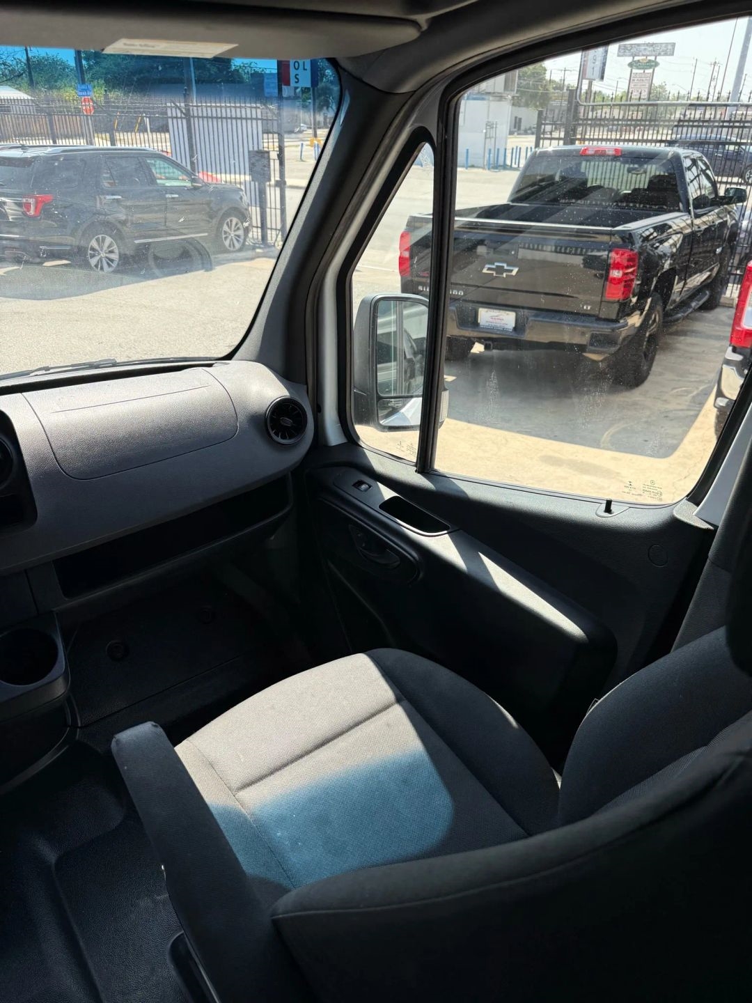 Mercedes-Benz Sprinter Van 2500 High Roof I4 Gas 170" RWD 2022