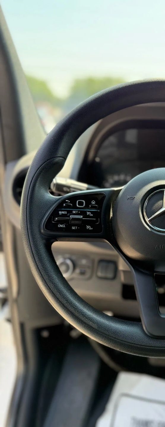Mercedes-Benz Sprinter Van 2500 High Roof I4 Gas 170" RWD 2022