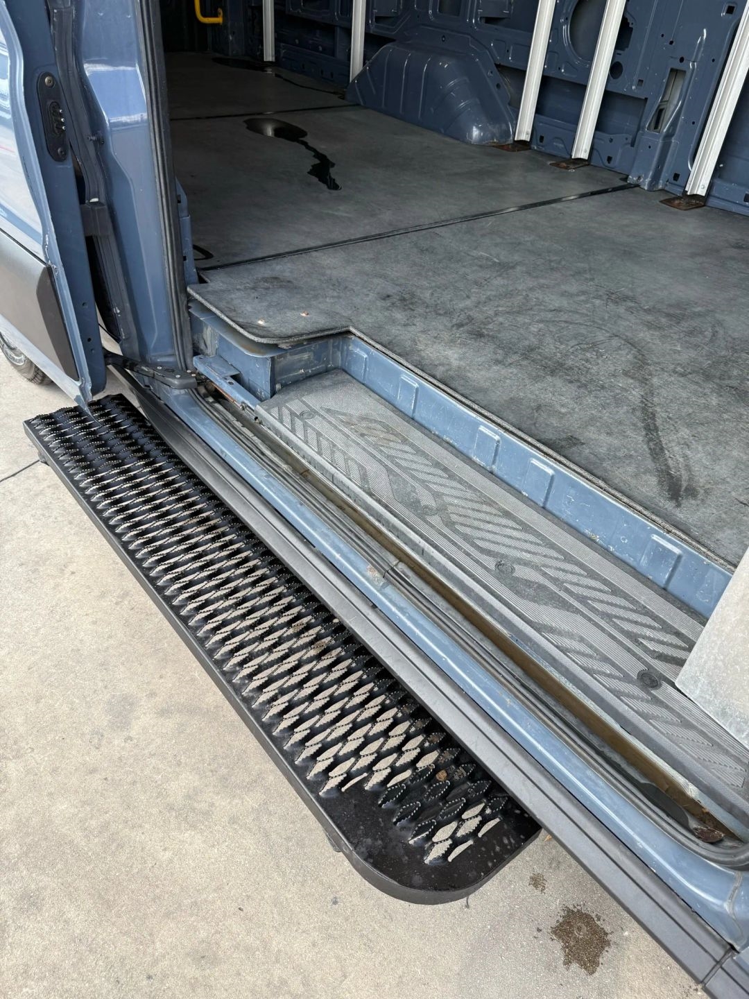 Ford Transit Van T-250 148" EL Hi Rf 9000 GVWR Sliding RH Dr 2019