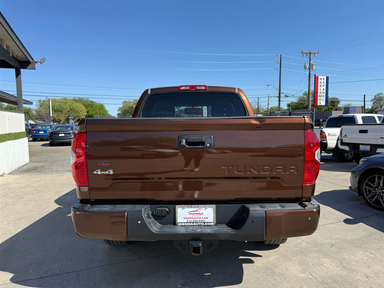 Toyota Tundra 4WD Truck CrewMax 5.7L V8 6-Spd AT 1794 (Natl) 2016