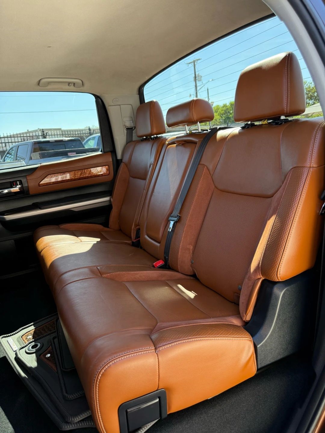 Toyota Tundra 4WD Truck CrewMax 5.7L V8 6-Spd AT 1794 (Natl) 2016