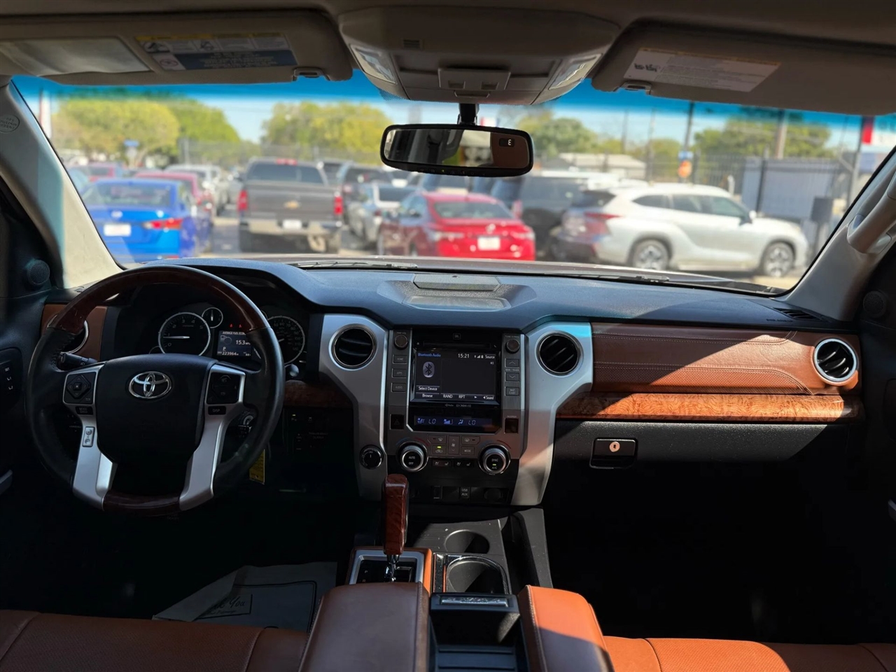 Toyota Tundra 4WD Truck CrewMax 5.7L V8 6-Spd AT 1794 (Natl) 2016