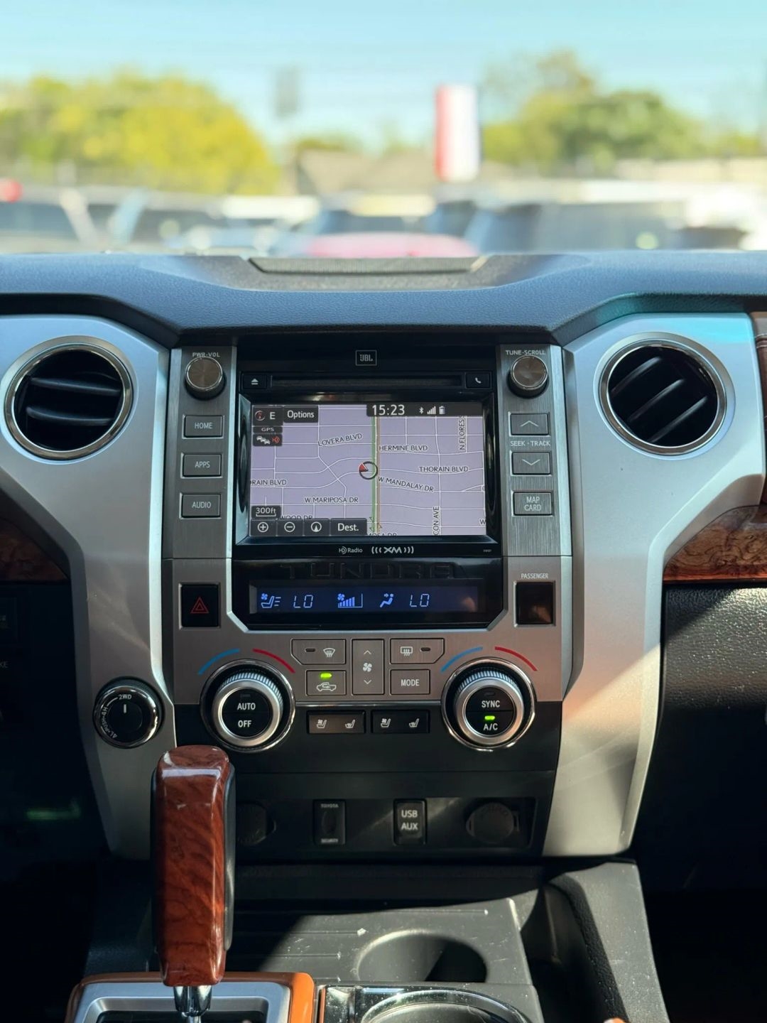 Toyota Tundra 4WD Truck CrewMax 5.7L V8 6-Spd AT 1794 (Natl) 2016