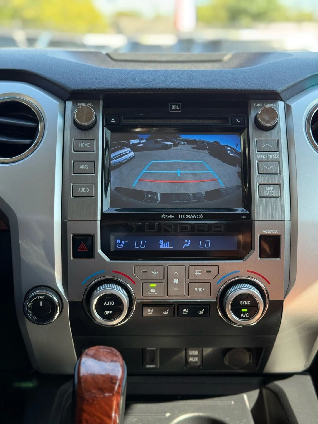 Toyota Tundra 4WD Truck CrewMax 5.7L V8 6-Spd AT 1794 (Natl) 2016